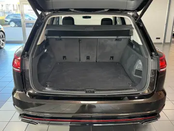 VW Touareg R-Line 4M CAM LUFT AHK LEDER LED ACC