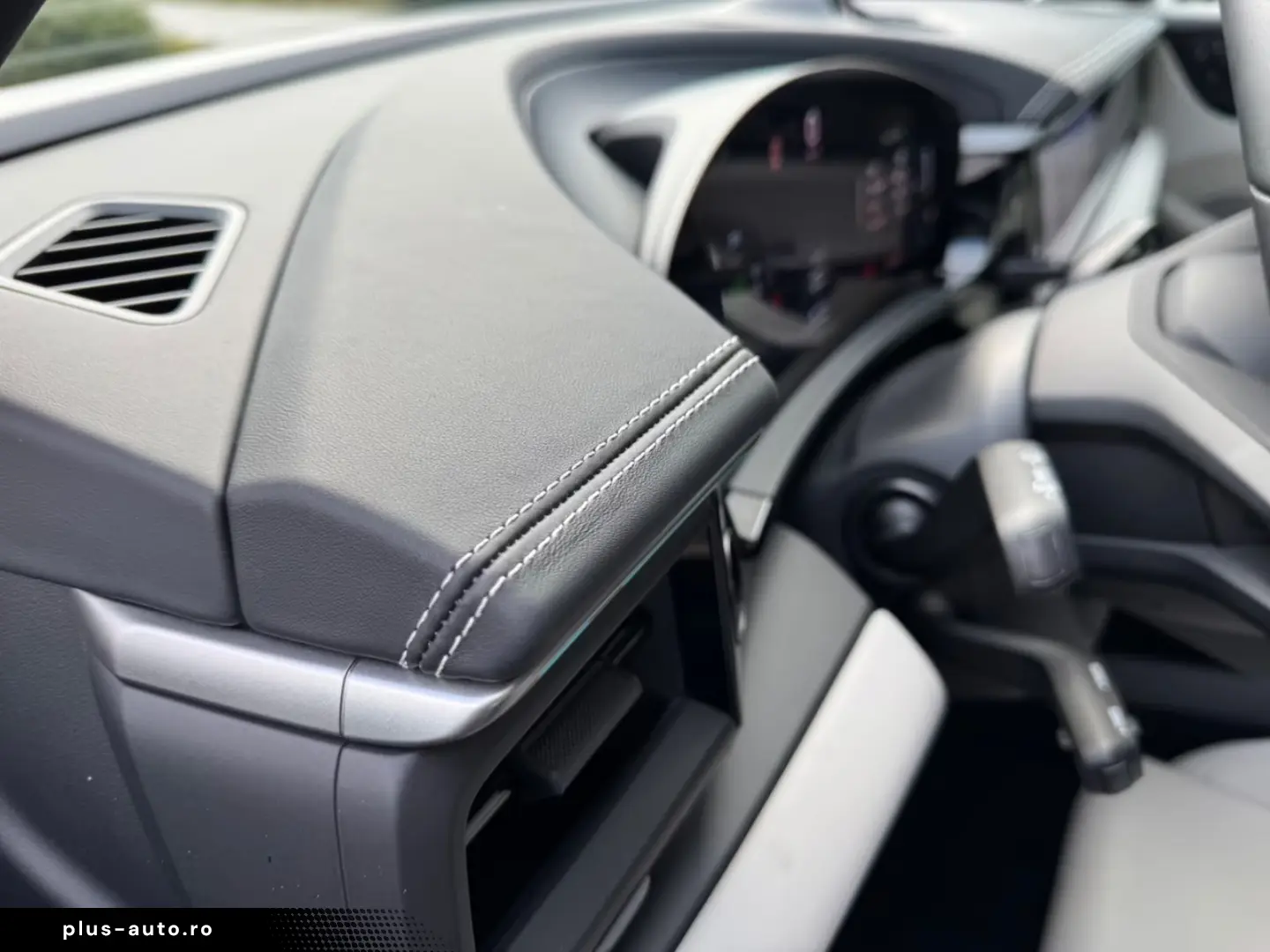 Porsche Macan Electric 4 BI-COLOR LUFTF PANO 21ZOLL