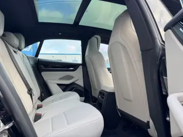 Porsche Macan Electric 4 BI-COLOR LUFTF PANO 21ZOLL