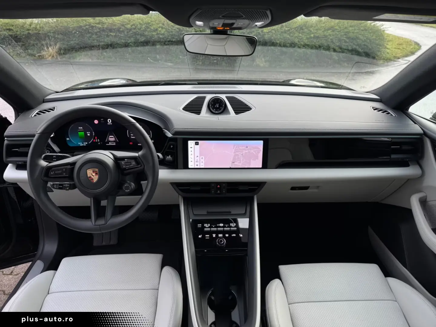 Porsche Macan Electric 4 BI-COLOR LUFTF PANO 21ZOLL