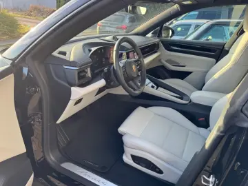 Porsche Macan Electric 4 BI-COLOR LUFTF PANO 21ZOLL