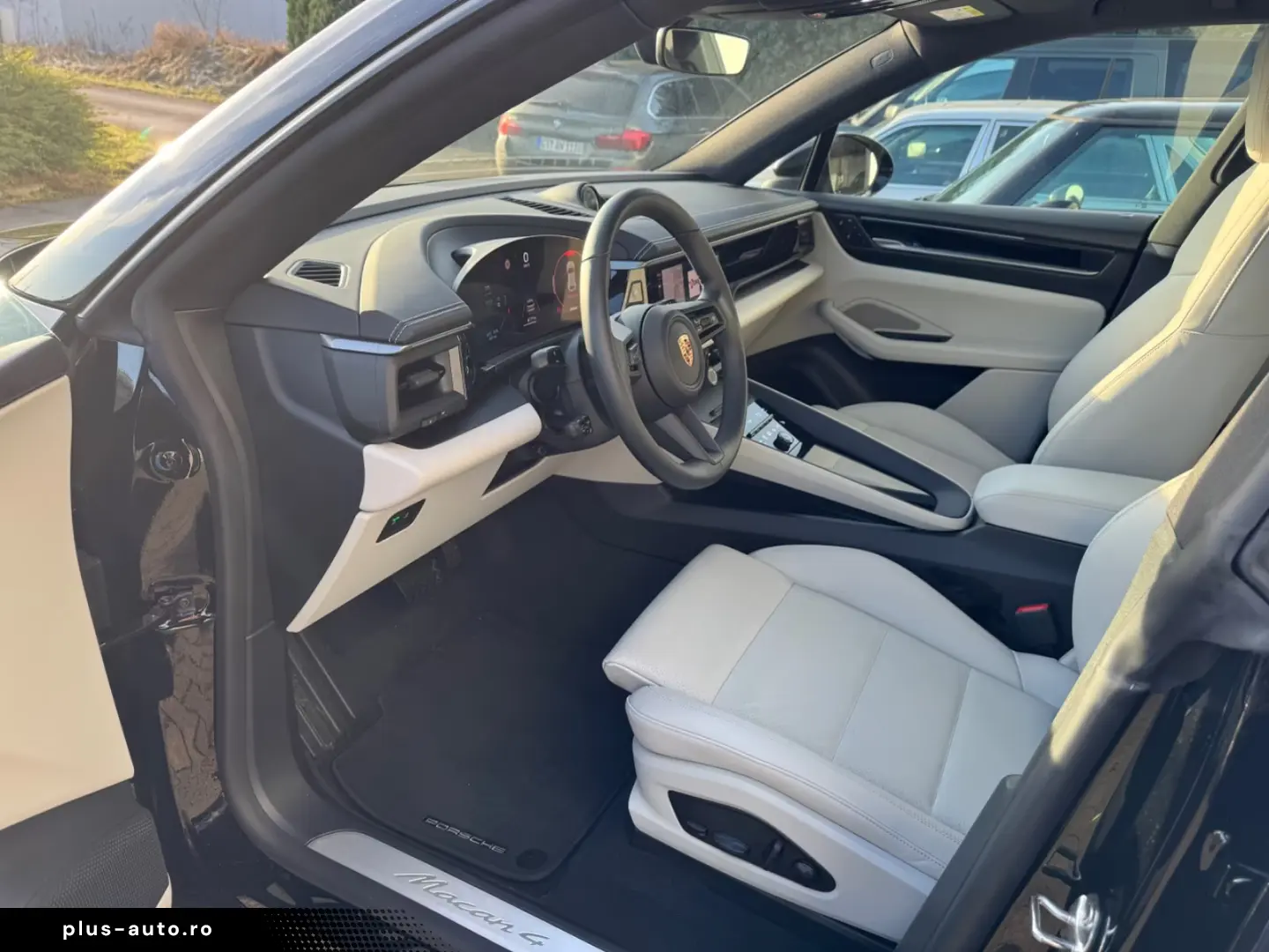 Porsche Macan Electric 4 BI-COLOR LUFTF PANO 21ZOLL