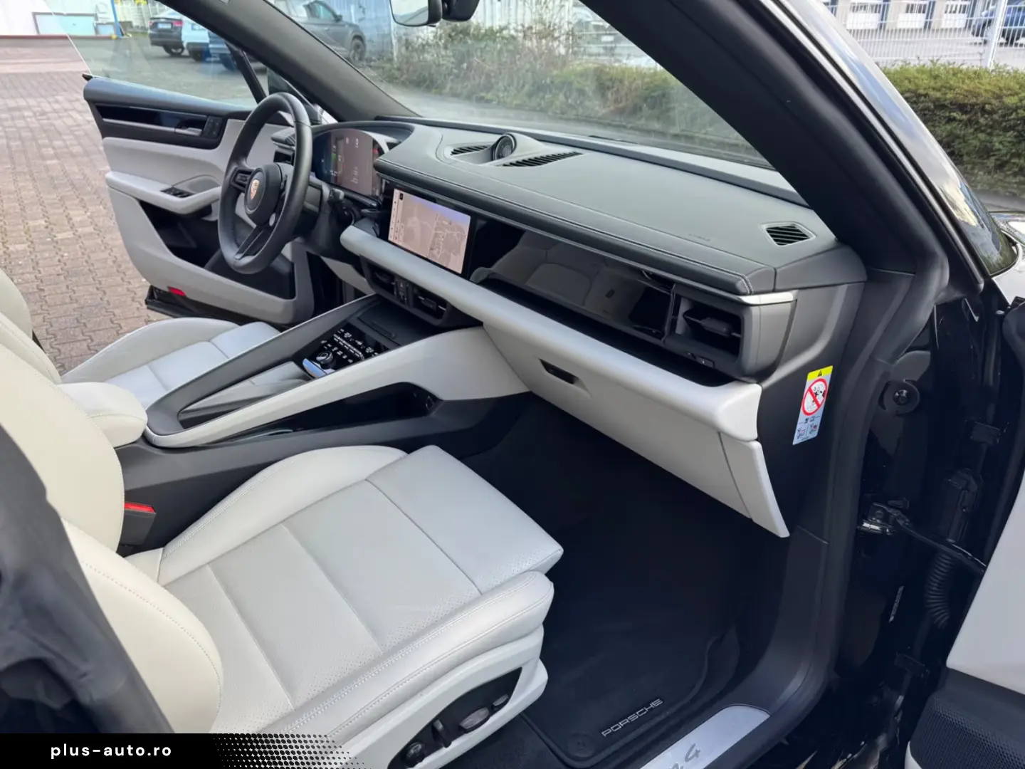 Porsche Macan Electric 4 BI-COLOR LUFTF PANO 21ZOLL