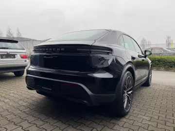 Porsche Macan Electric 4 BI-COLOR LUFTF PANO 21ZOLL