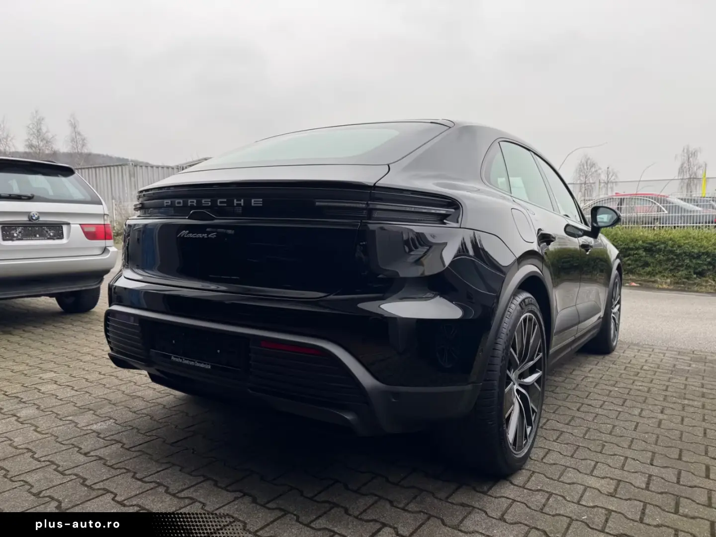 Porsche Macan Electric 4 BI-COLOR LUFTF PANO 21ZOLL