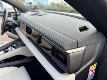 Porsche Macan Electric 4 BI-COLOR LUFTF PANO 21ZOLL