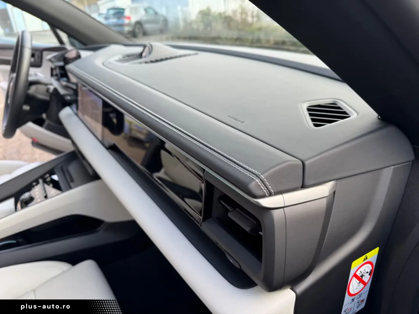 Porsche Macan Electric 4 BI-COLOR LUFTF PANO 21ZOLL