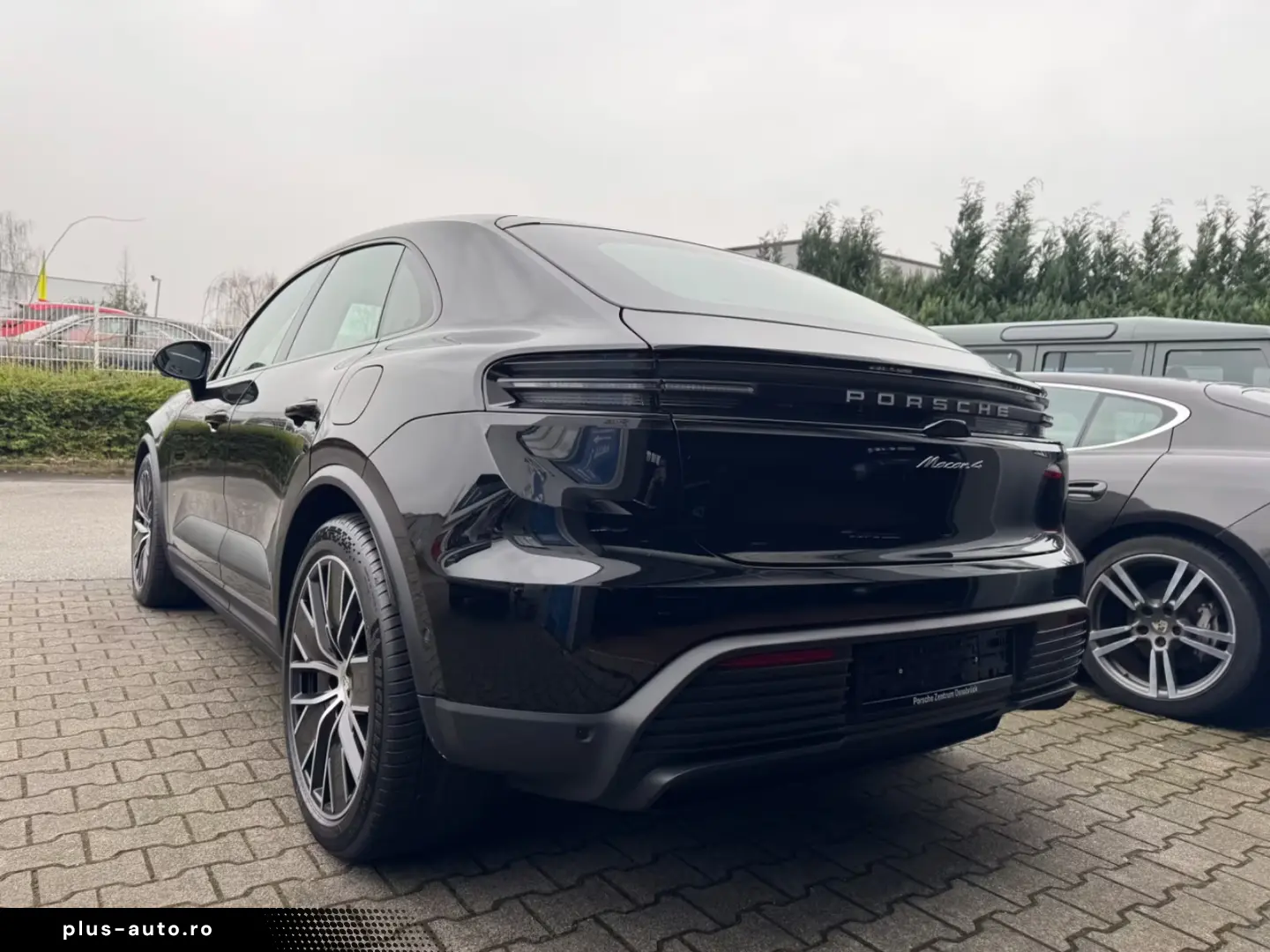 Porsche Macan Electric 4 BI-COLOR LUFTF PANO 21ZOLL