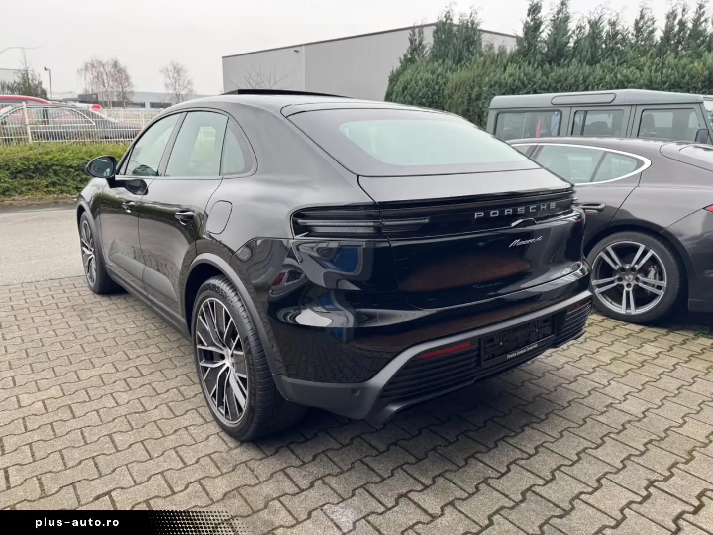 Porsche Macan Electric 4 BI-COLOR LUFTF PANO 21ZOLL