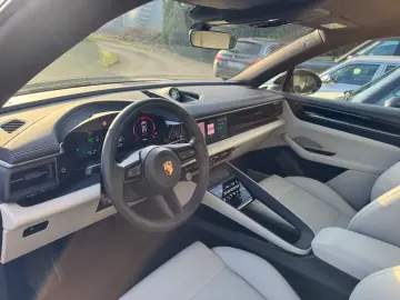 Porsche Macan Electric 4 BI-COLOR LUFTF PANO 21ZOLL