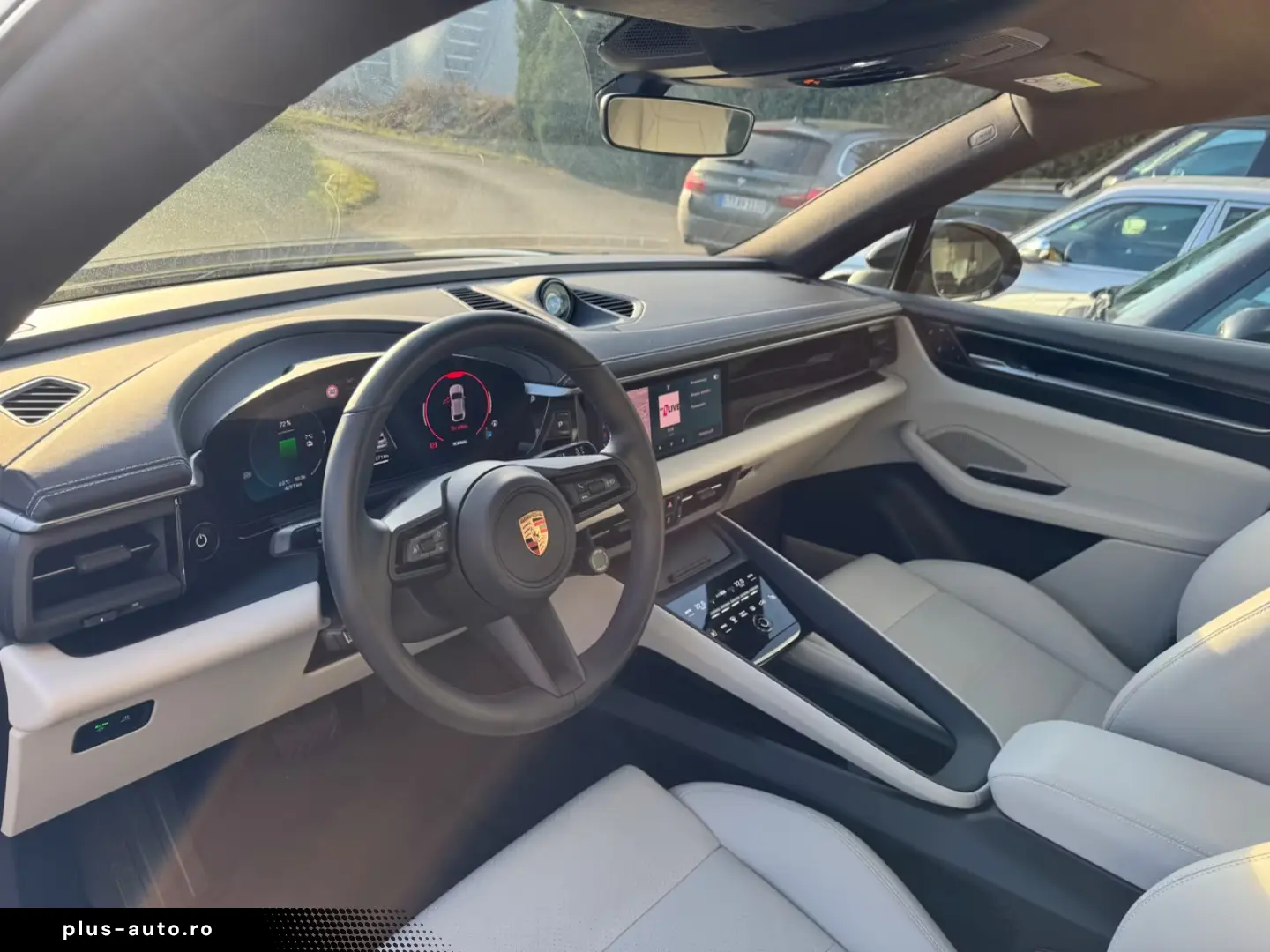 Porsche Macan Electric 4 BI-COLOR LUFTF PANO 21ZOLL