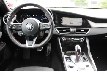 ALFA ROMEO Giulia Competizione Q4 Panodach! Harman Kardon!