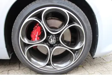 ALFA ROMEO Giulia Competizione Q4 Panodach! Harman Kardon!