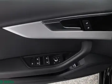 AUDI A4 30 TDI S LINE