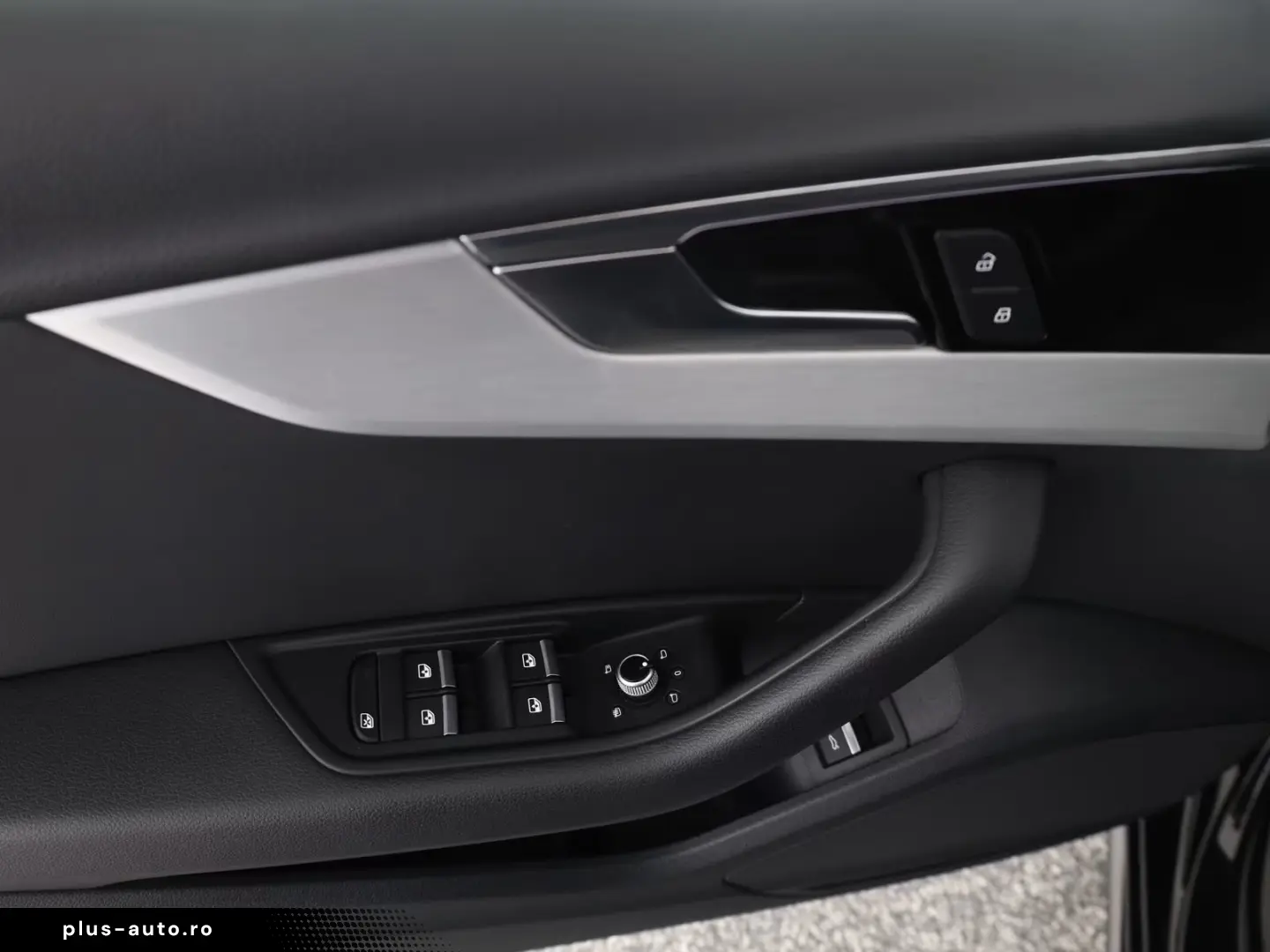 AUDI A4 30 TDI S LINE