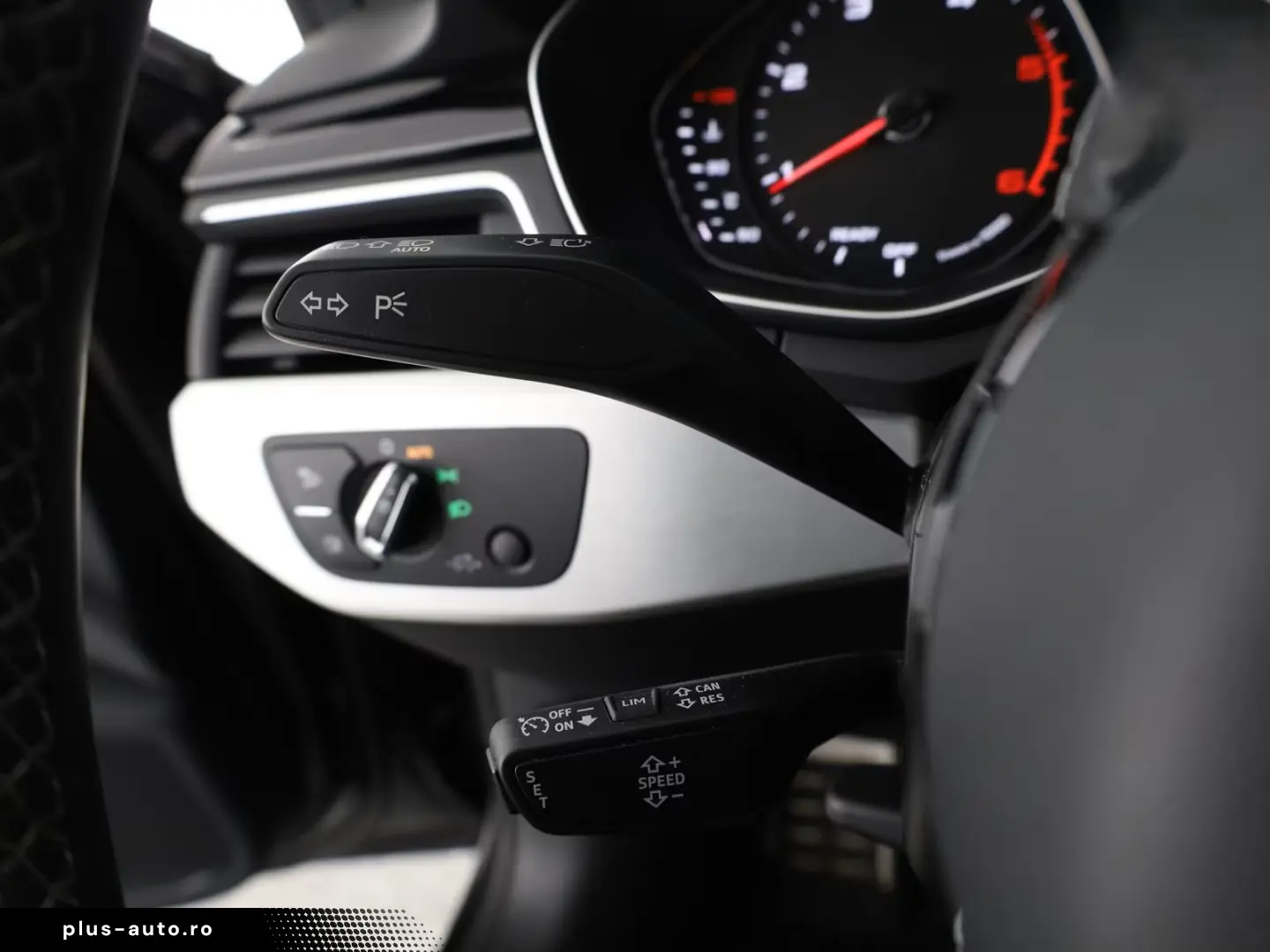 AUDI A4 30 TDI S LINE