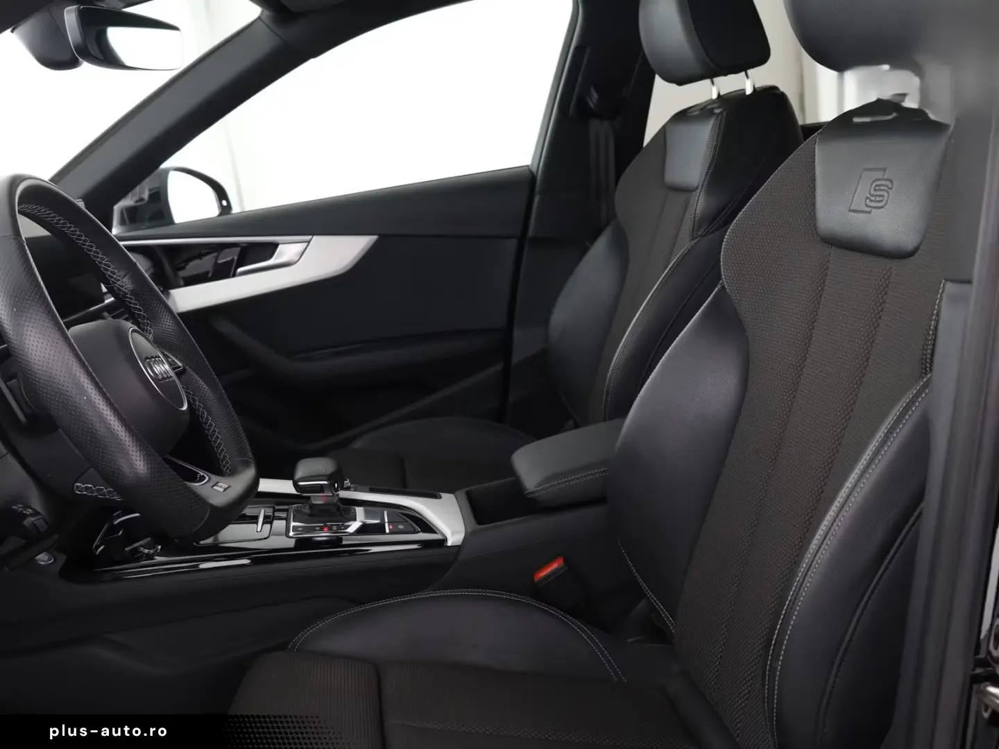 AUDI A4 30 TDI S LINE