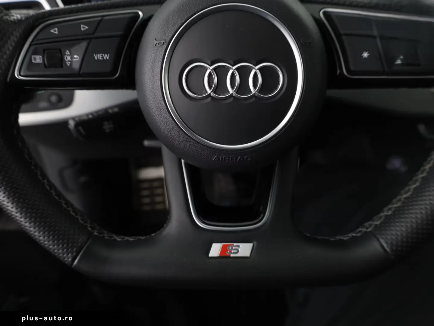 AUDI A4 30 TDI S LINE