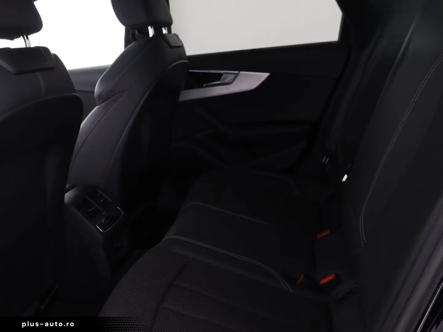 AUDI A4 30 TDI S LINE