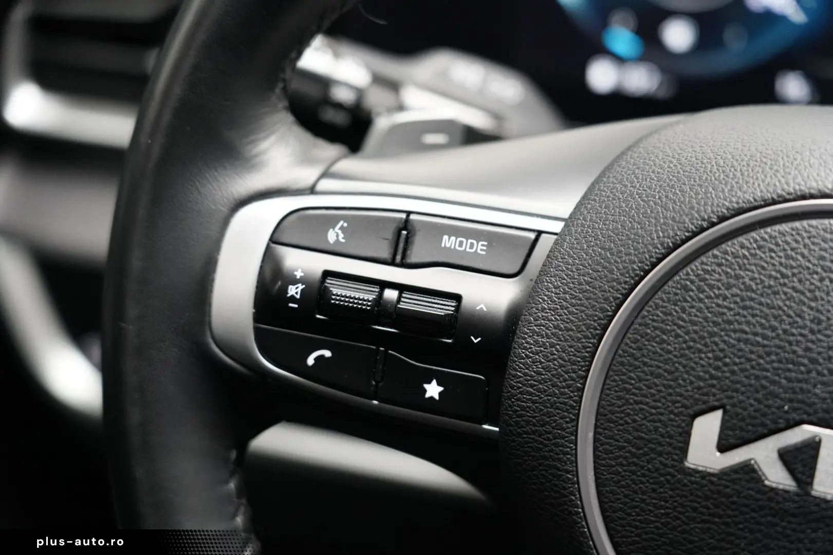 KIA Sportage 1.6 GT-Line 4WD PANO LEDER ACC Memory