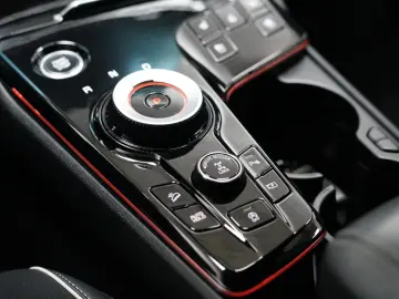 KIA Sportage 1.6 GT-Line 4WD PANO LEDER ACC Memory