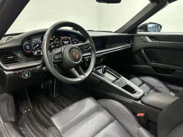 PORSCHE 992 Carrera Cabriolet  SPORT-CHRONO