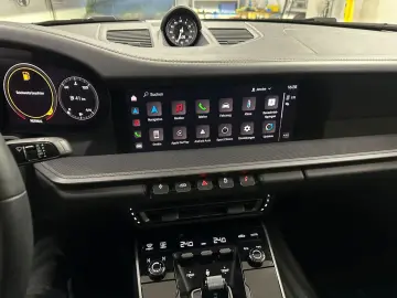 PORSCHE 992 Carrera Cabriolet  SPORT-CHRONO