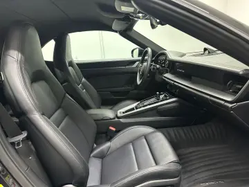 PORSCHE 992 Carrera Cabriolet  SPORT-CHRONO