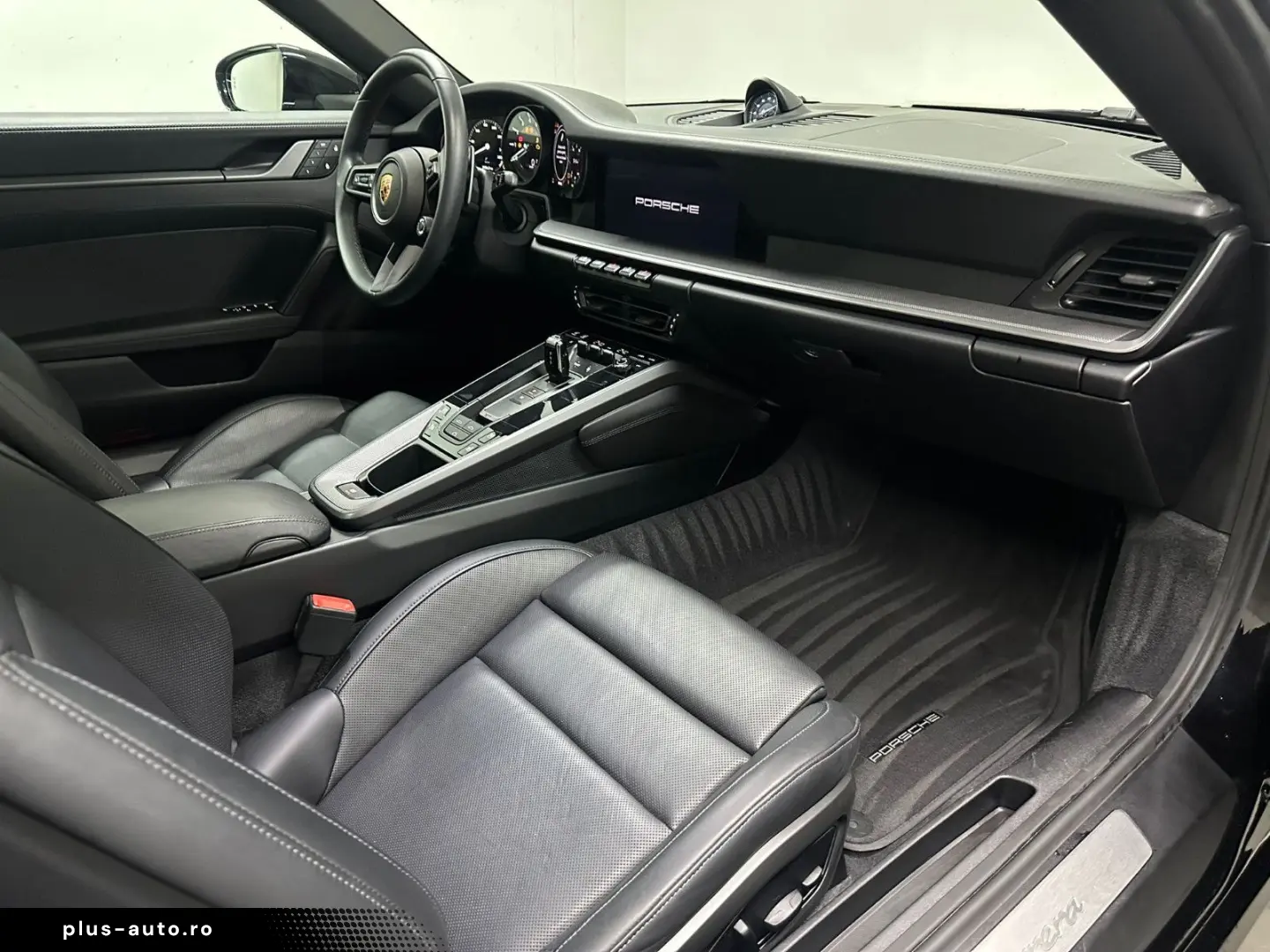 PORSCHE 992 Carrera Cabriolet  SPORT-CHRONO