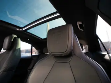 Porsche MACAN 4 Afișaj pasager BOSE PASM PANO MATRIX