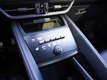 Porsche MACAN 4 Afișaj pasager BOSE PASM PANO MATRIX