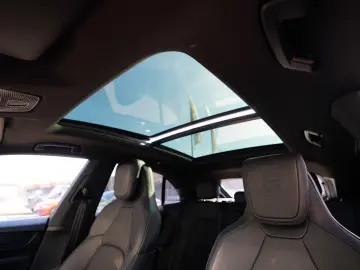 Porsche MACAN 4 Afișaj pasager BOSE PASM PANO MATRIX