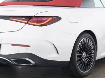 MERCEDES-BENZ CLE 200 Cabrio LEDER VERDECK ROT AMG Line Ad