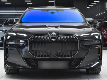 BMW 750 e xDrive M Sport