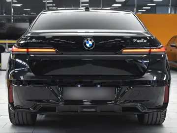 BMW 750 e xDrive M Sport