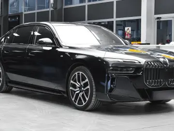 BMW 750 e xDrive M Sport