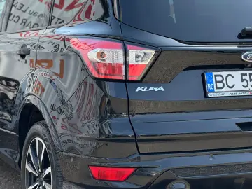 FORD KUGA ST-LINE