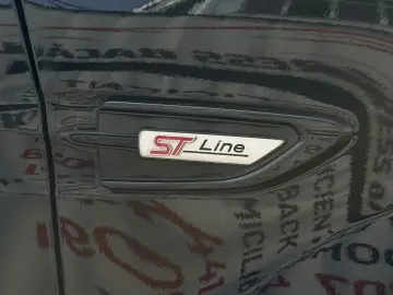 FORD KUGA ST-LINE
