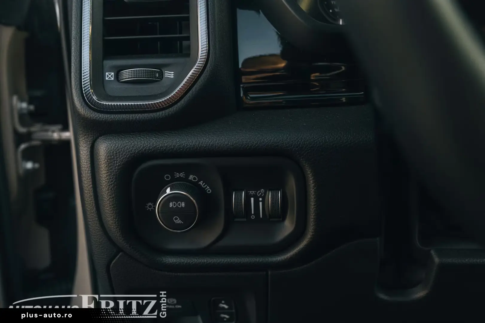 Dodge RAM 1500 Rebel X 4x4 - 3 0l I6 GT  Panoroof