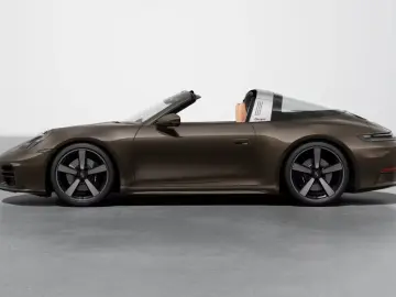 Porsche 992 (911) Targa 4S  PTS macadamia  BOSE  Liftsys