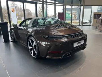 Porsche 992 (911) Targa 4S  PTS macadamia  BOSE  Liftsys