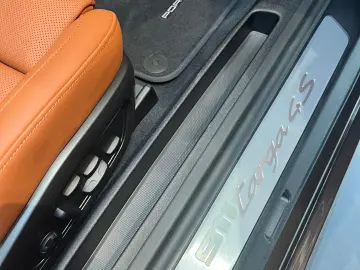 Porsche 992 (911) Targa 4S  PTS macadamia  BOSE  Liftsys