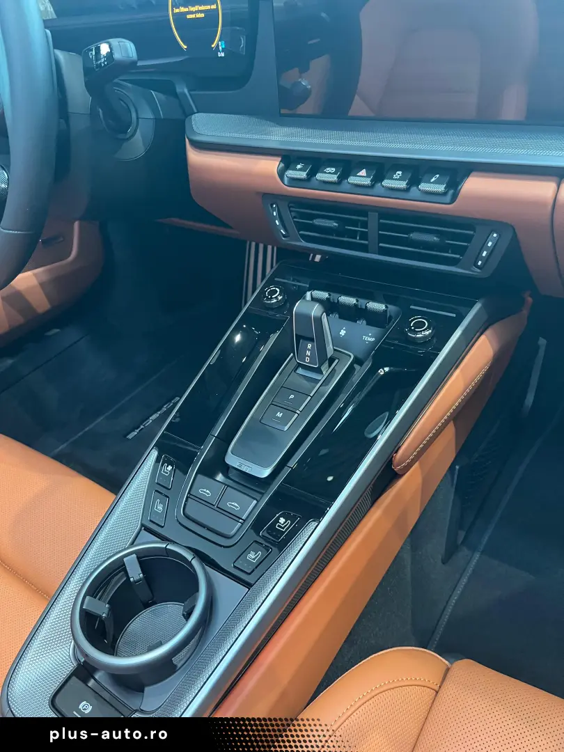 Porsche 992 (911) Targa 4S  PTS macadamia  BOSE  Liftsys