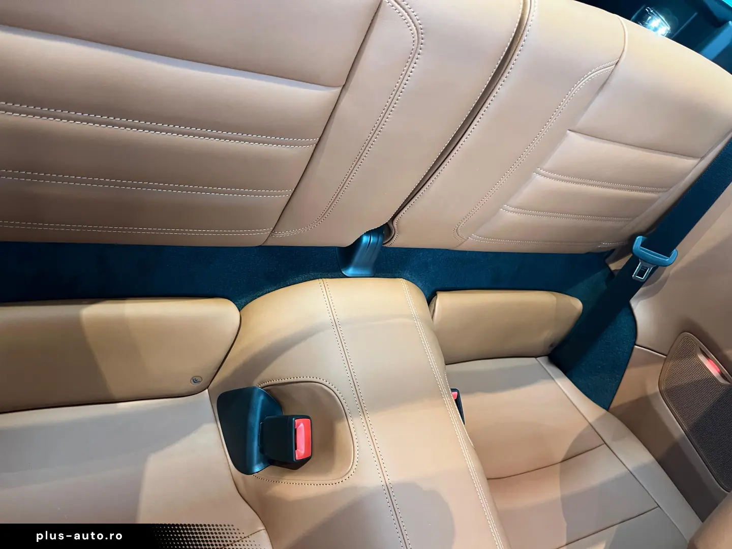 Porsche 992 (911) Targa 4S  PTS macadamia  BOSE  Liftsys