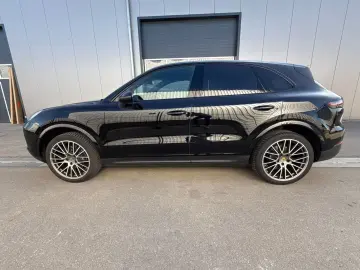 PORSCHE Cayenne Platinum Edition