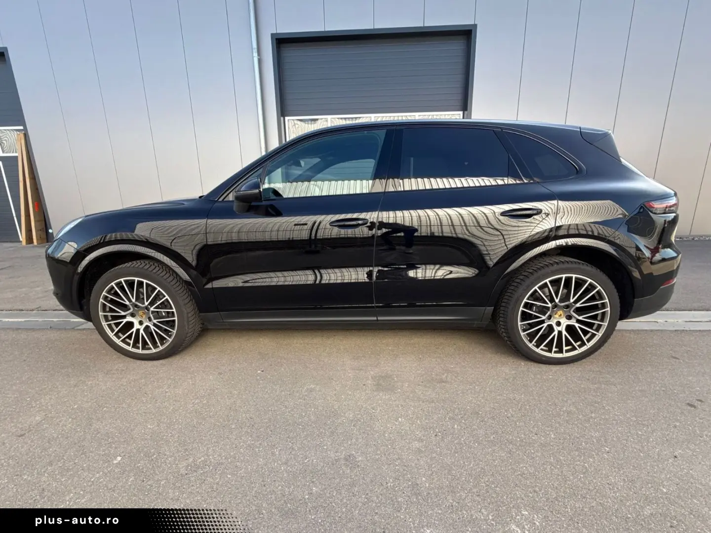 PORSCHE Cayenne Platinum Edition