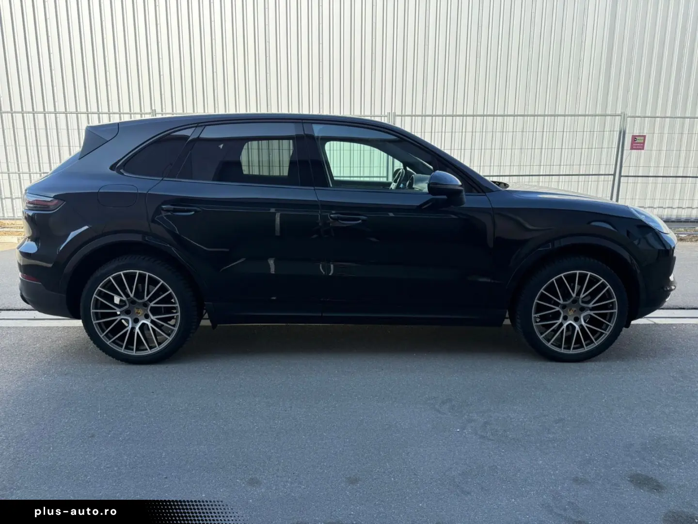 PORSCHE Cayenne Platinum Edition