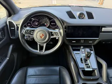 PORSCHE Cayenne Platinum Edition