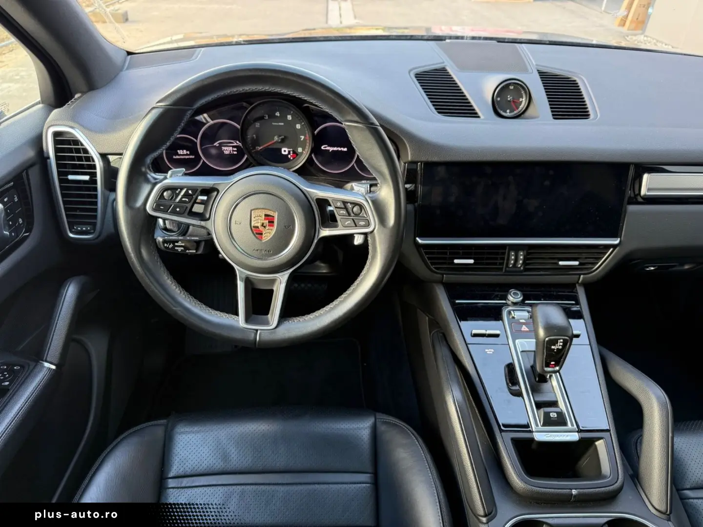 PORSCHE Cayenne Platinum Edition