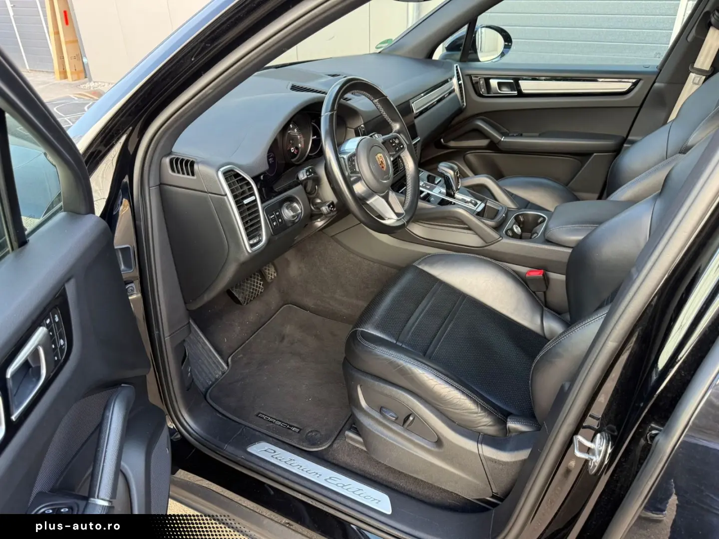 PORSCHE Cayenne Platinum Edition